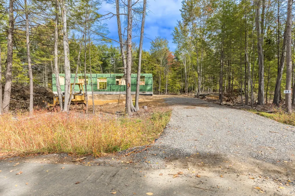 17 Tomahawk Lane Berwick ME 03901