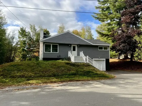 29 Westwood Avenue Millinocket ME 04462