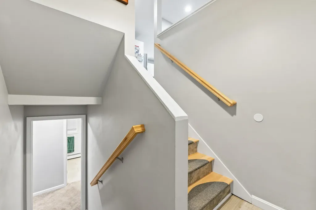 5 Carolyn Street Topsham ME 04086