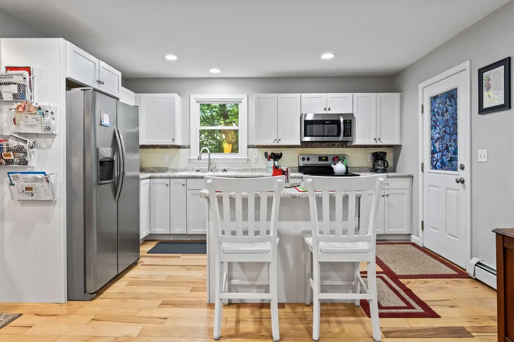 5 Carolyn Street Topsham ME 04086
