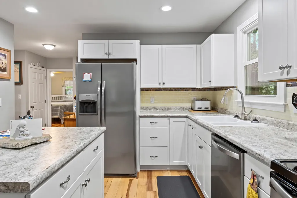5 Carolyn Street Topsham ME 04086