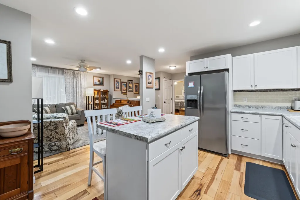 5 Carolyn Street Topsham ME 04086