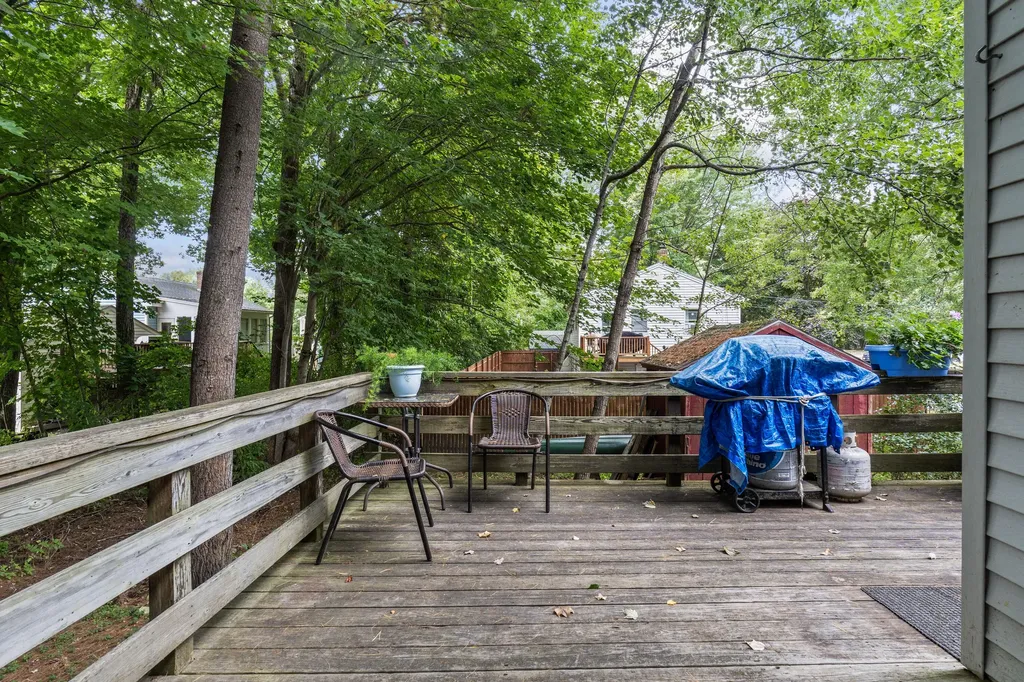 5 Carolyn Street Topsham ME 04086