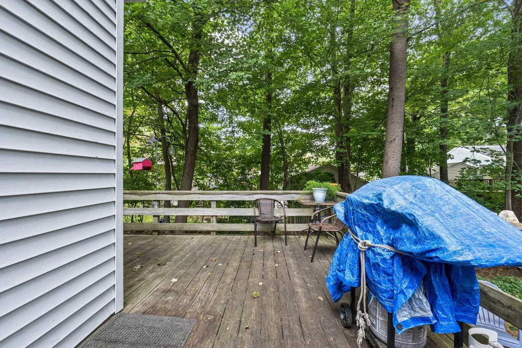 5 Carolyn Street Topsham ME 04086
