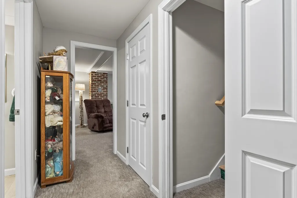 5 Carolyn Street Topsham ME 04086