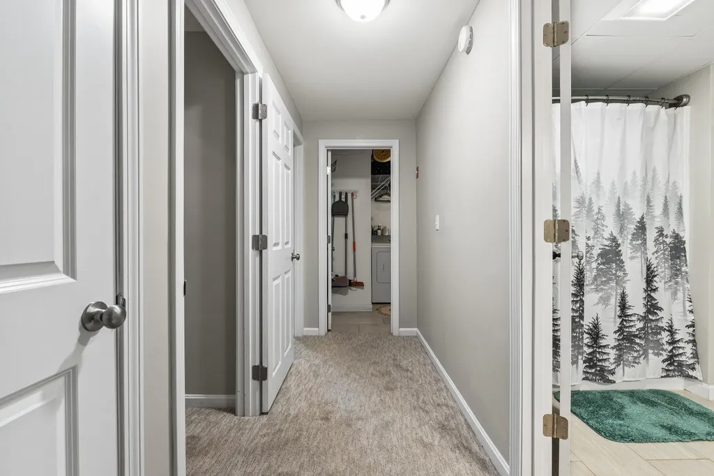 5 Carolyn Street Topsham ME 04086
