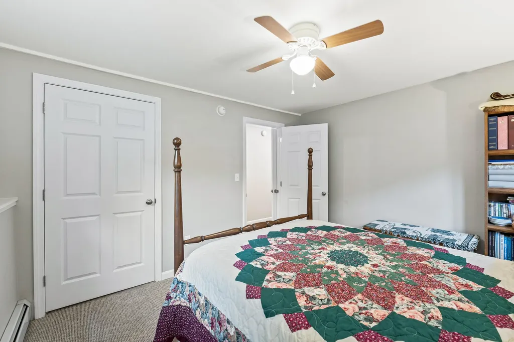 5 Carolyn Street Topsham ME 04086