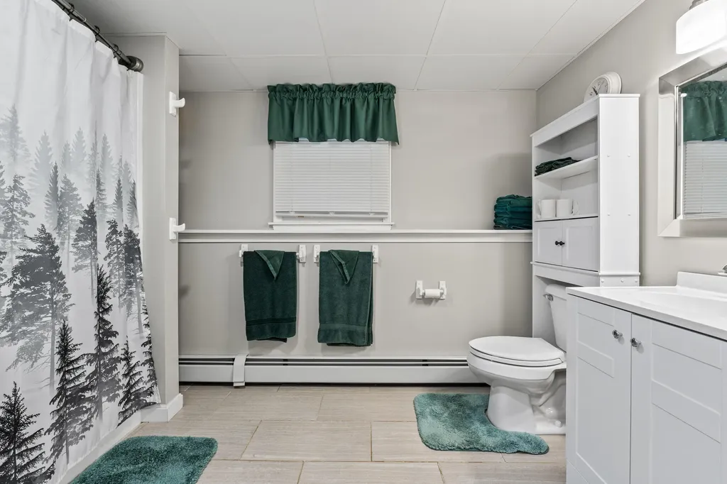5 Carolyn Street Topsham ME 04086