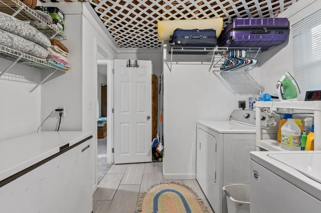 5 Carolyn Street Topsham ME 04086