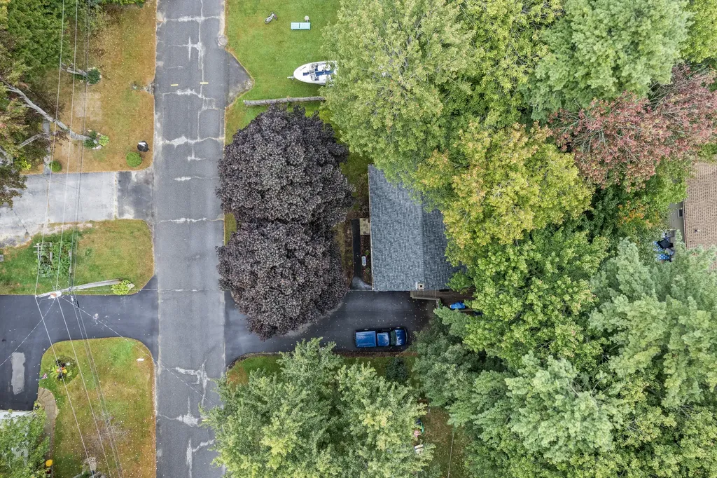 5 Carolyn Street Topsham ME 04086