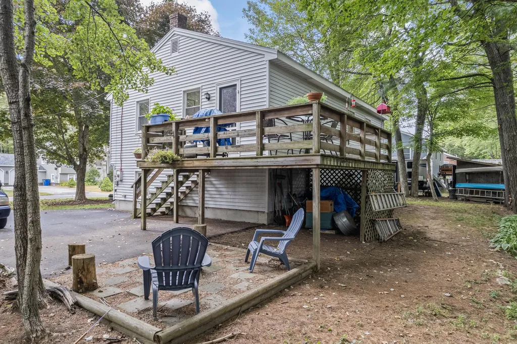 5 Carolyn Street Topsham ME 04086