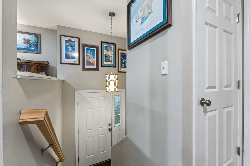 5 Carolyn Street Topsham ME 04086