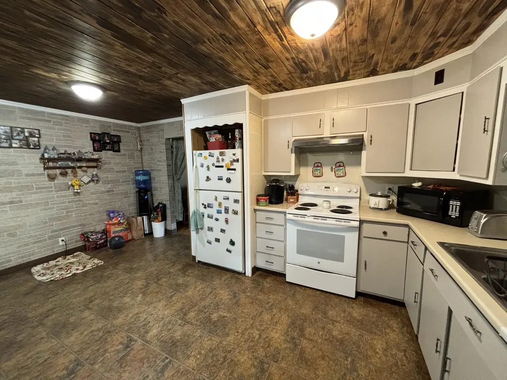 413 Pine Street Dover-foxcroft ME 04426