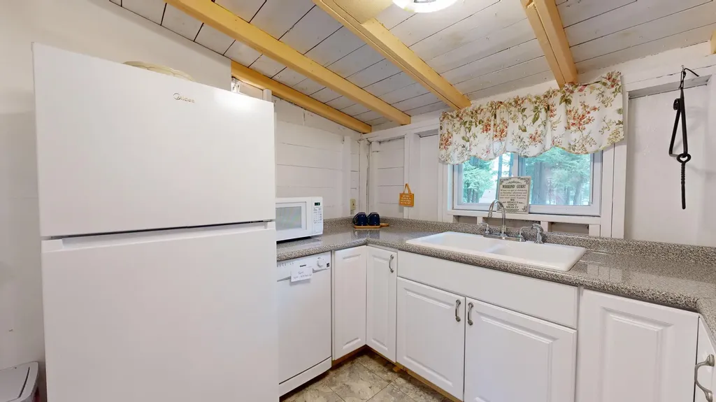 5 Chickadee Lane Livermore ME 04253