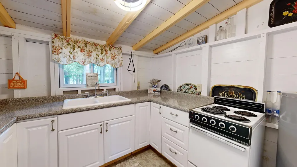 5 Chickadee Lane Livermore ME 04253