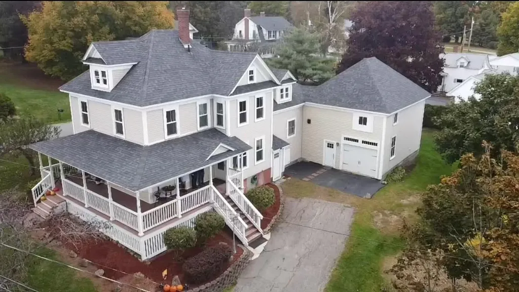 29 Nokomis Road Corinna ME 04928