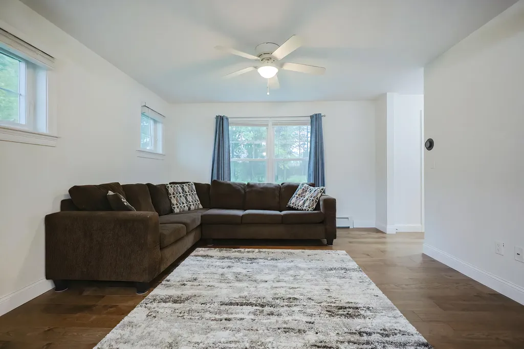 36 Admiral Harry Rich Drive Brunswick ME 04011
