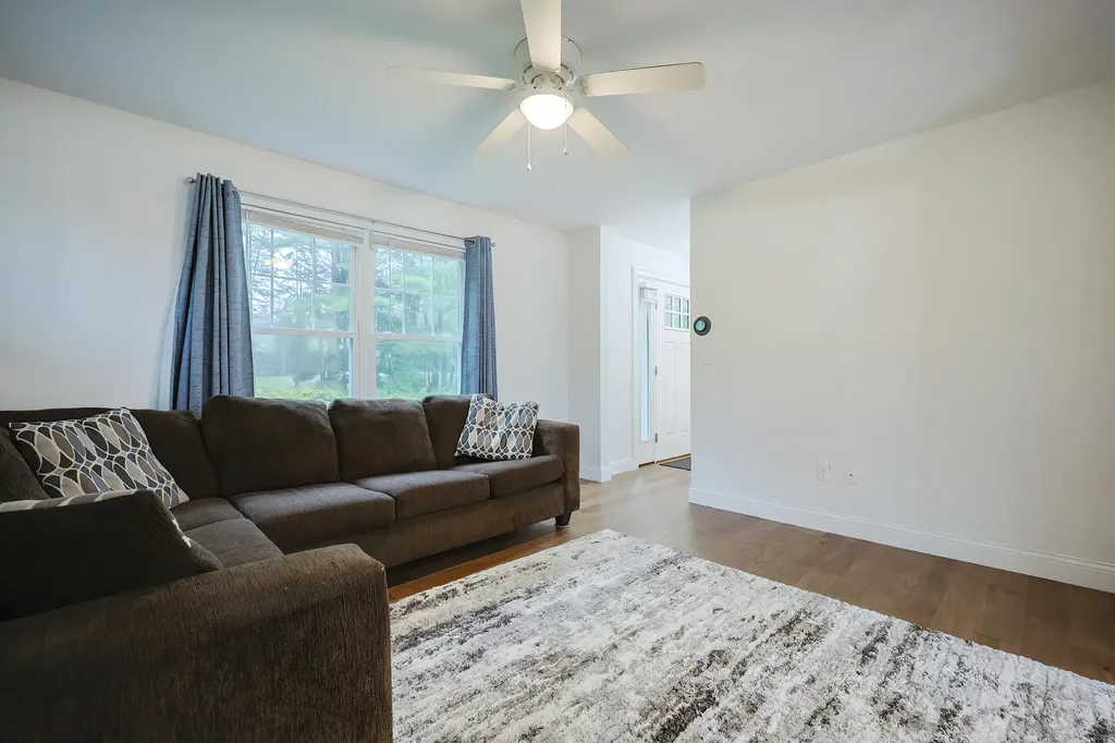 36 Admiral Harry Rich Drive Brunswick ME 04011