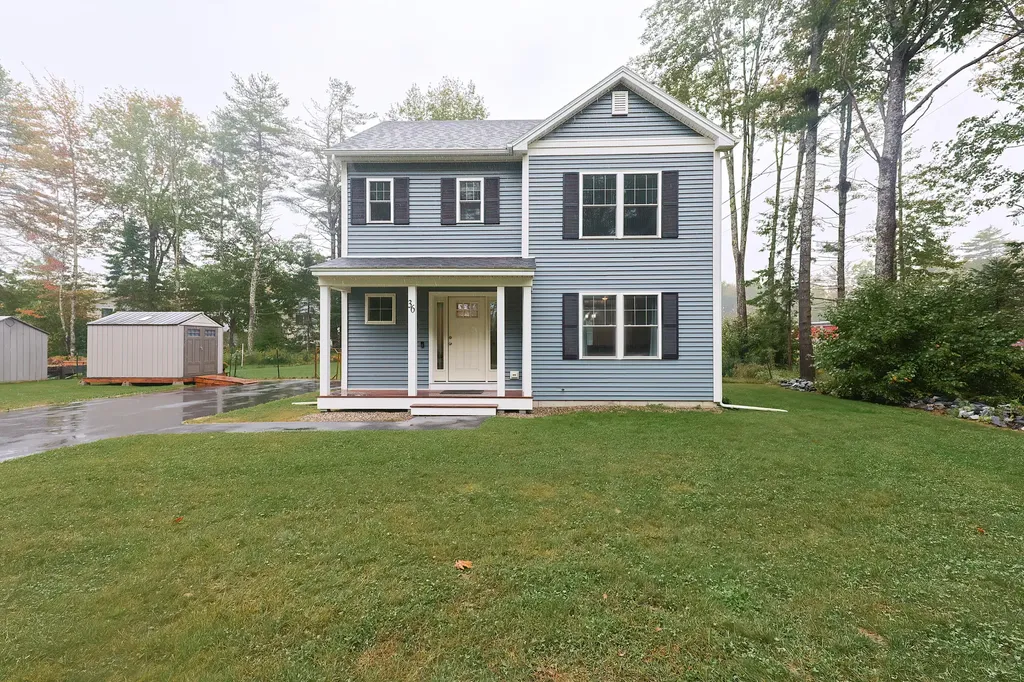 36 Admiral Harry Rich Drive Brunswick ME 04011