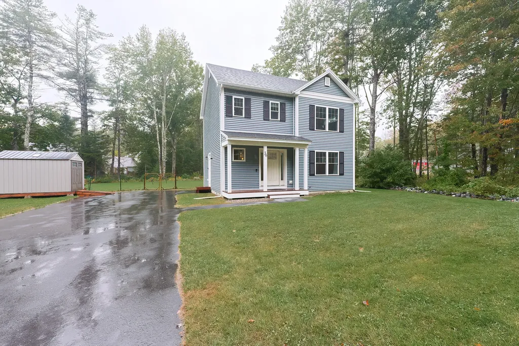36 Admiral Harry Rich Drive Brunswick ME 04011