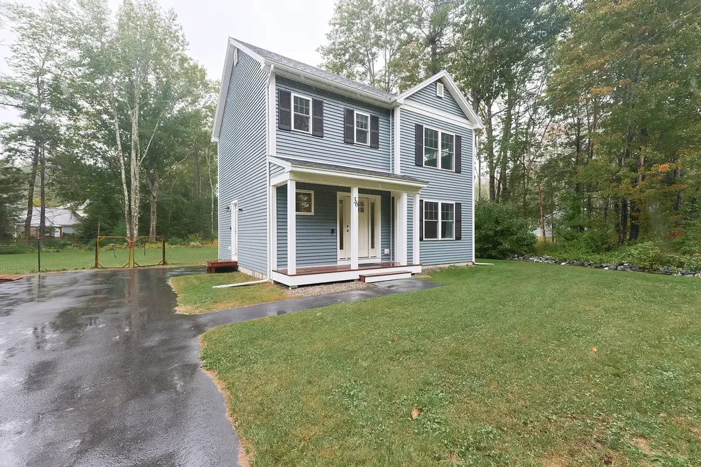 36 Admiral Harry Rich Drive Brunswick ME 04011