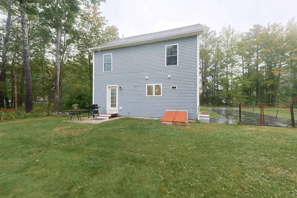 36 Admiral Harry Rich Drive Brunswick ME 04011