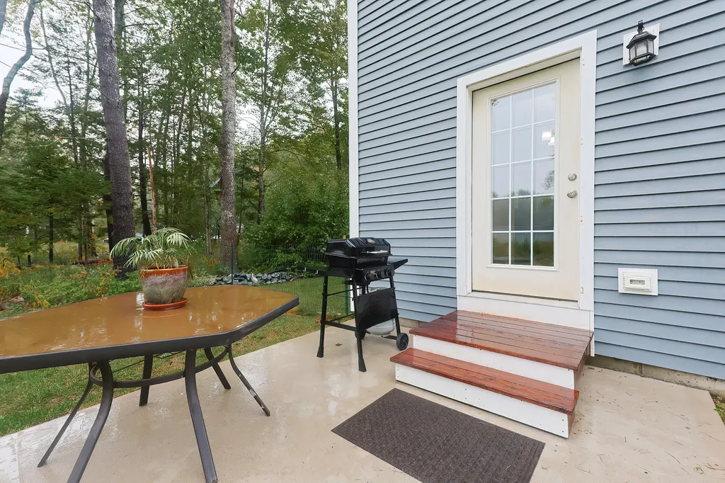 36 Admiral Harry Rich Drive Brunswick ME 04011