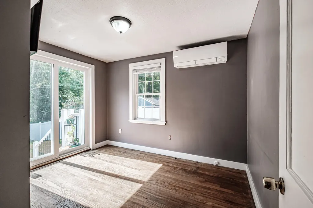 32 Eliot Street South Portland ME 04106