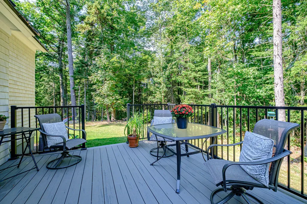 17 Intervale Road Freeport ME 04032