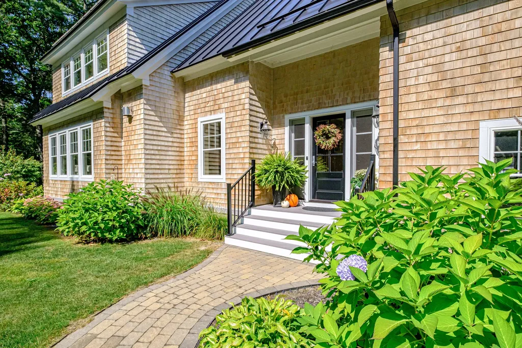 17 Intervale Road Freeport ME 04032
