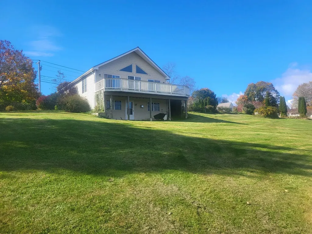 715 River Road Cushing ME 04563