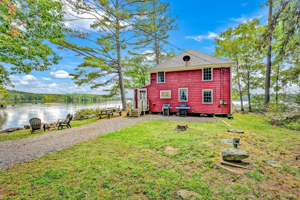 150 Wildwood Shores Road Nobleboro ME 04555