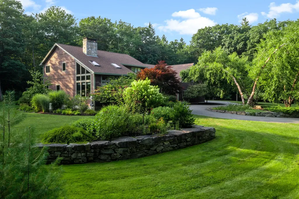 90 Hodsdon Road Pownal ME 04069
