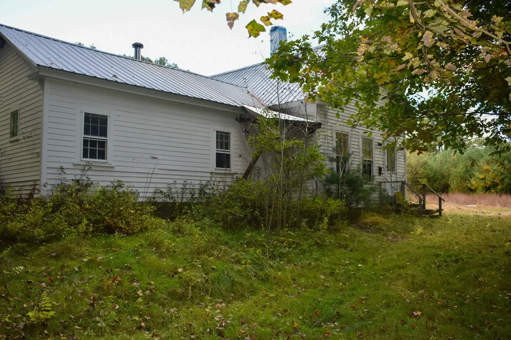 987 Naples Road Harrison ME 04040