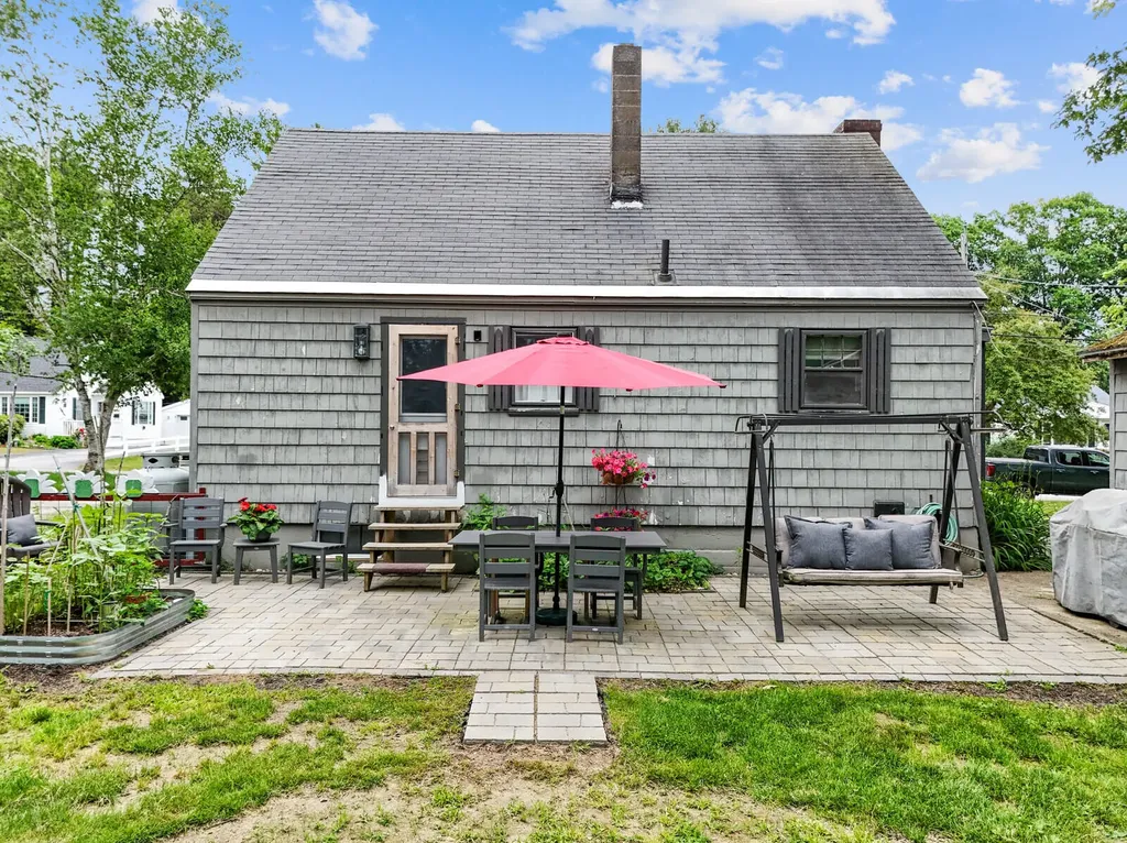 18 Wheeler Park Brunswick ME 04011