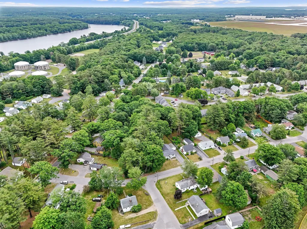 18 Wheeler Park Brunswick ME 04011