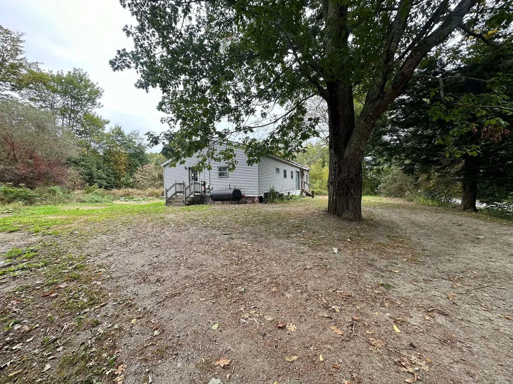 2636 Kennebec Road Newburgh ME 04444