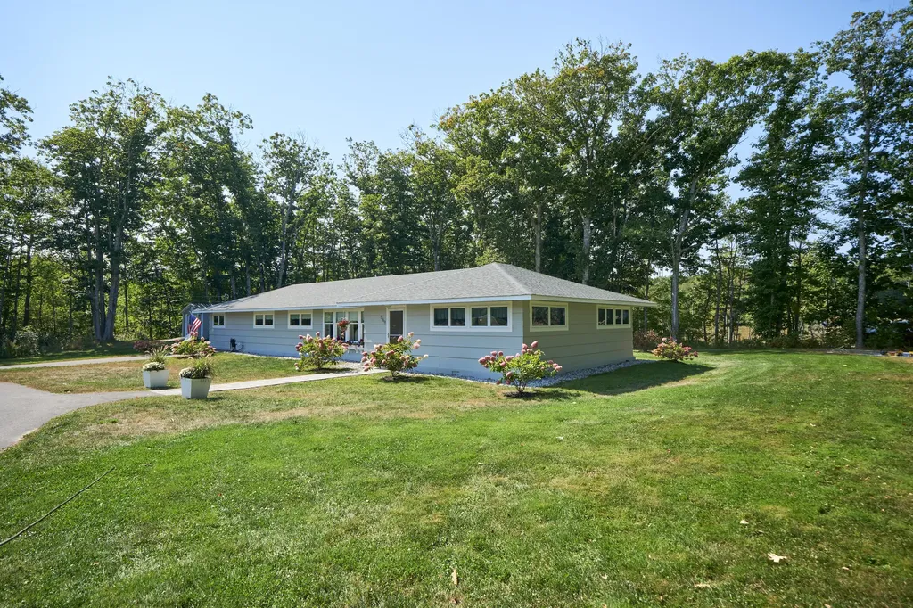 569 Commercial Street Rockport ME 04856