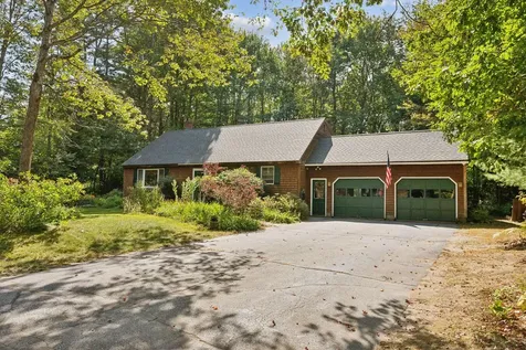 33 Eider Lane Topsham ME 04086