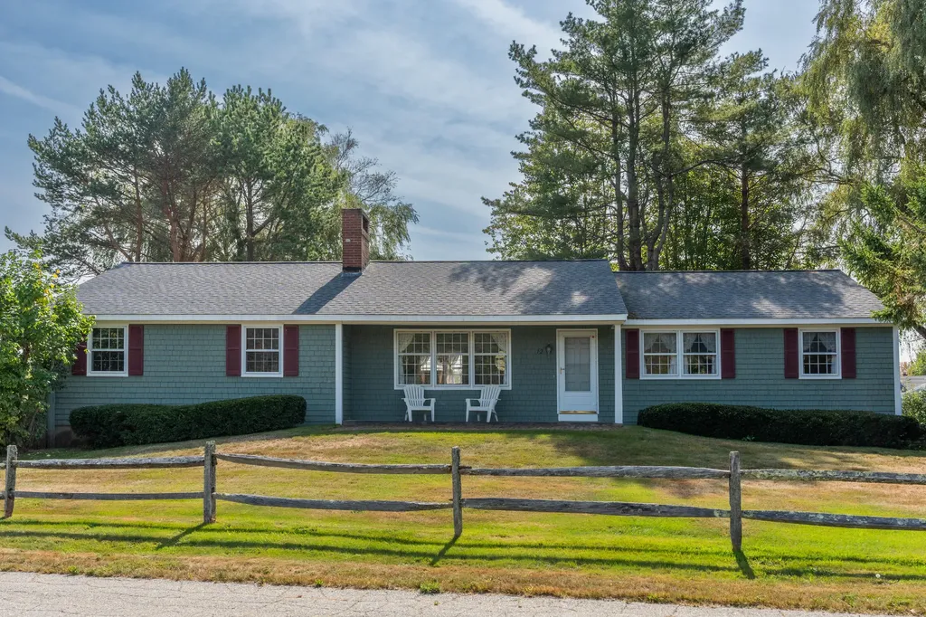 12 Marsh View Avenue Kennebunk ME 04043
