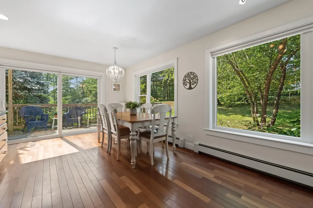 5 Hillside Place Boothbay ME 04537