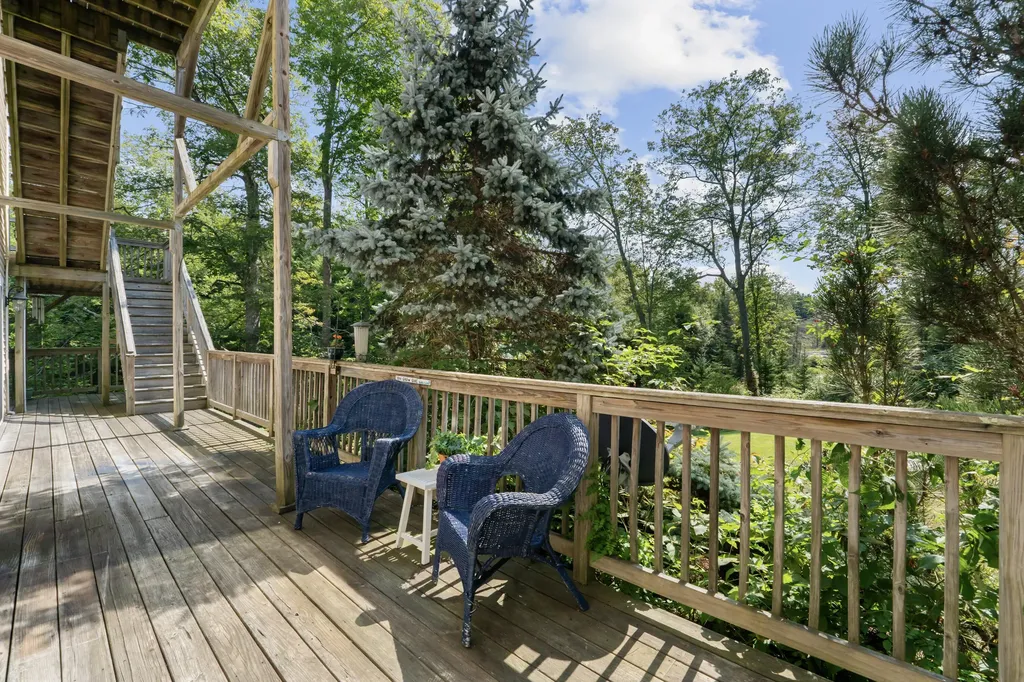 5 Hillside Place Boothbay ME 04537