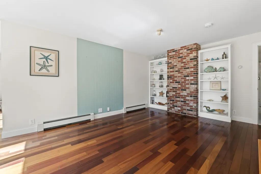 5 Hillside Place Boothbay ME 04537