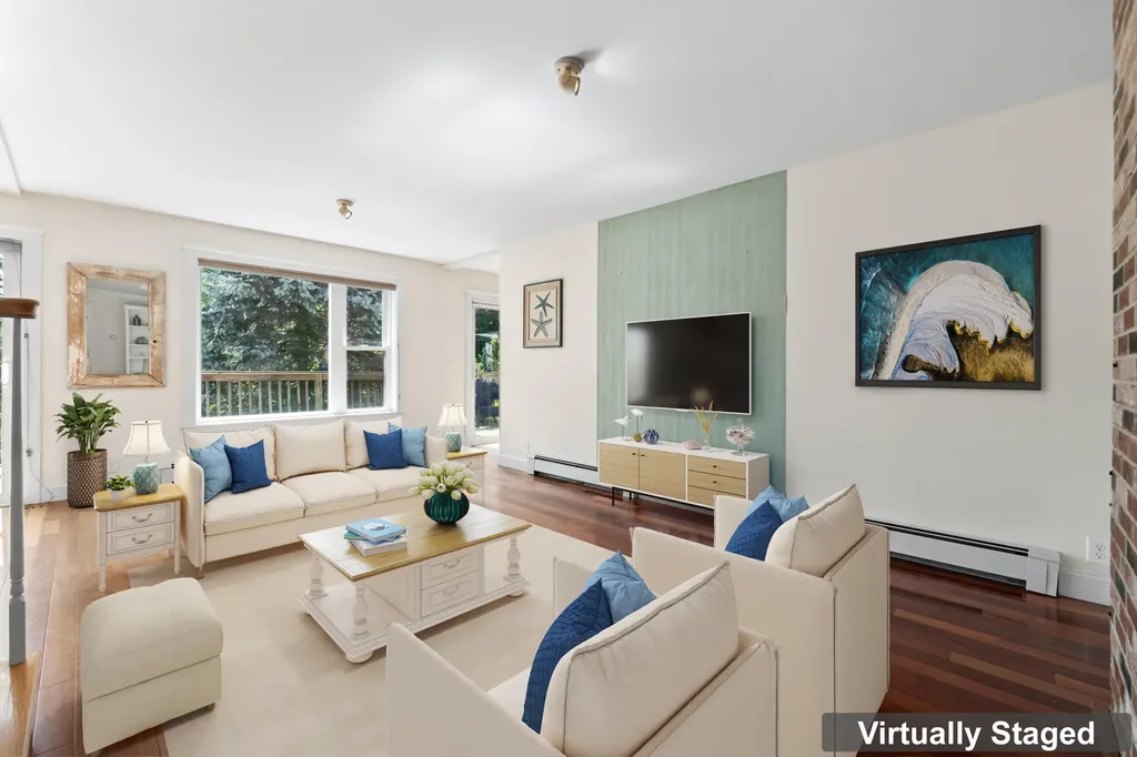 5 Hillside Place Boothbay ME 04537
