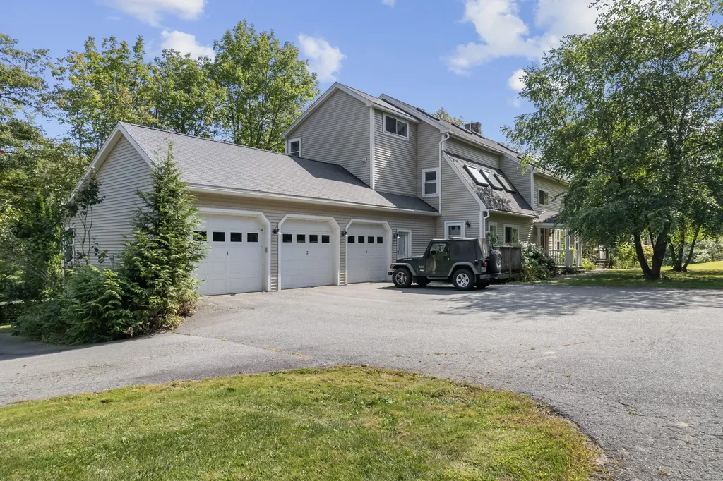 5 Hillside Place Boothbay ME 04537