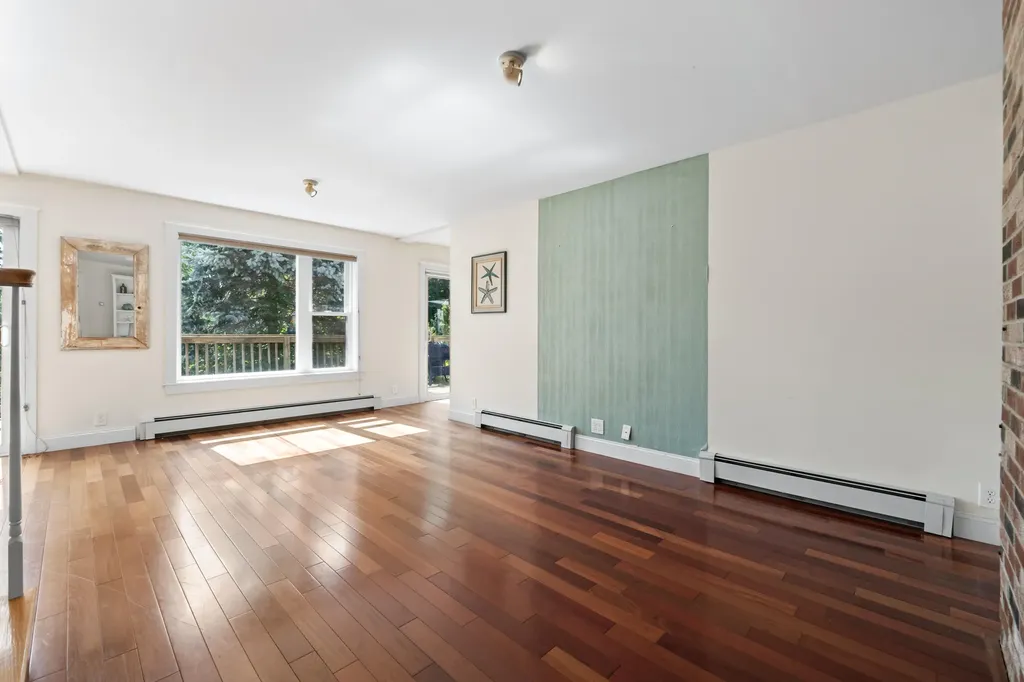 5 Hillside Place Boothbay ME 04537