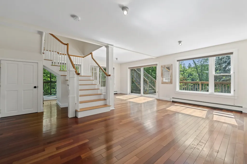 5 Hillside Place Boothbay ME 04537