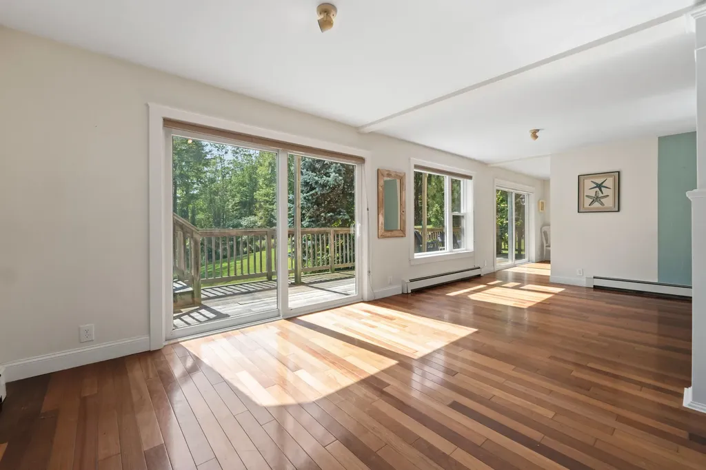 5 Hillside Place Boothbay ME 04537