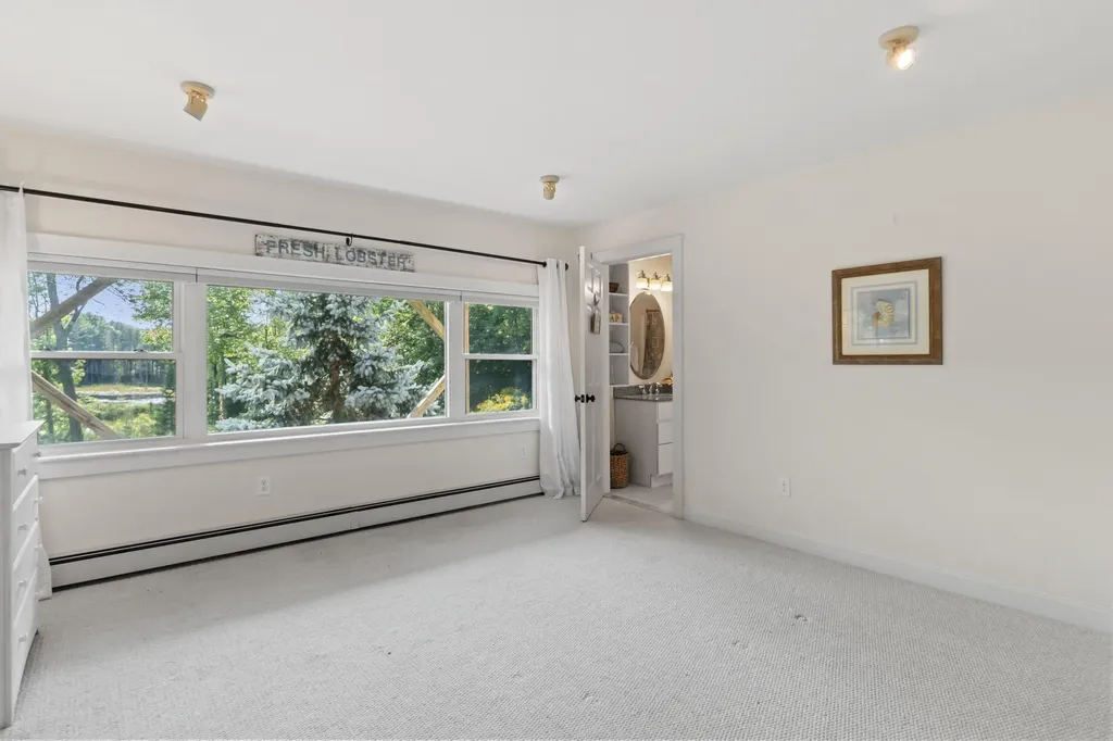 5 Hillside Place Boothbay ME 04537