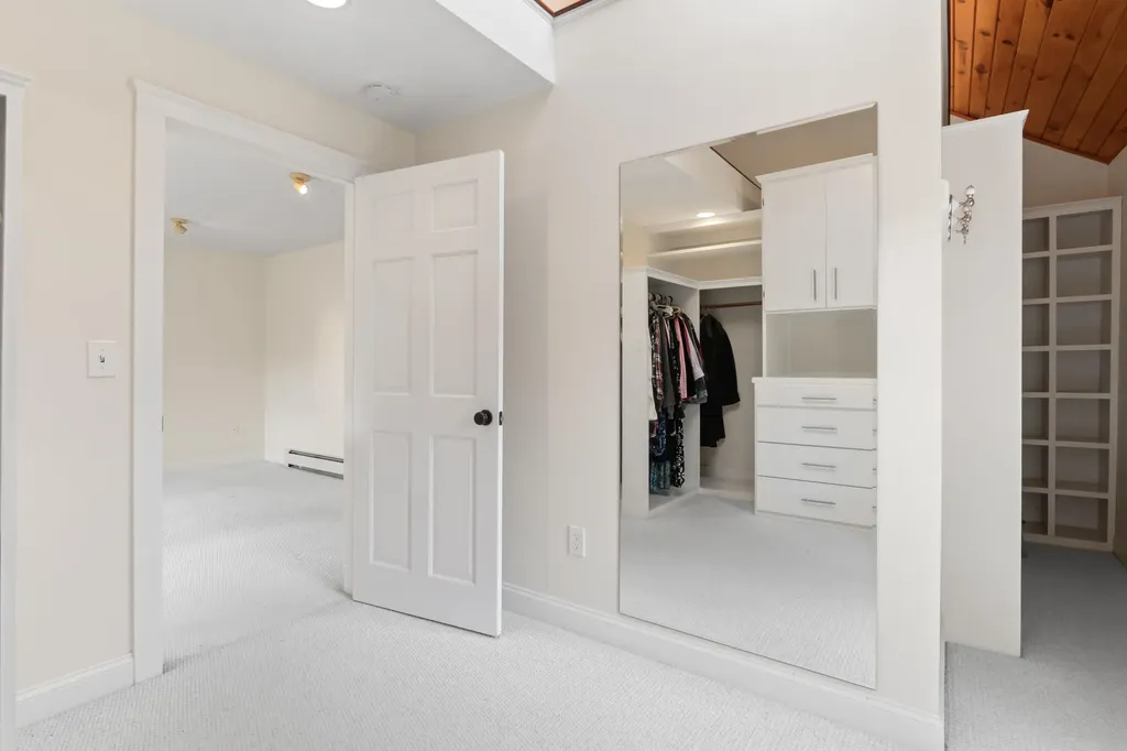 5 Hillside Place Boothbay ME 04537